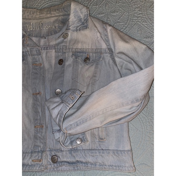 Jean Jacket - Picture 2 of 7